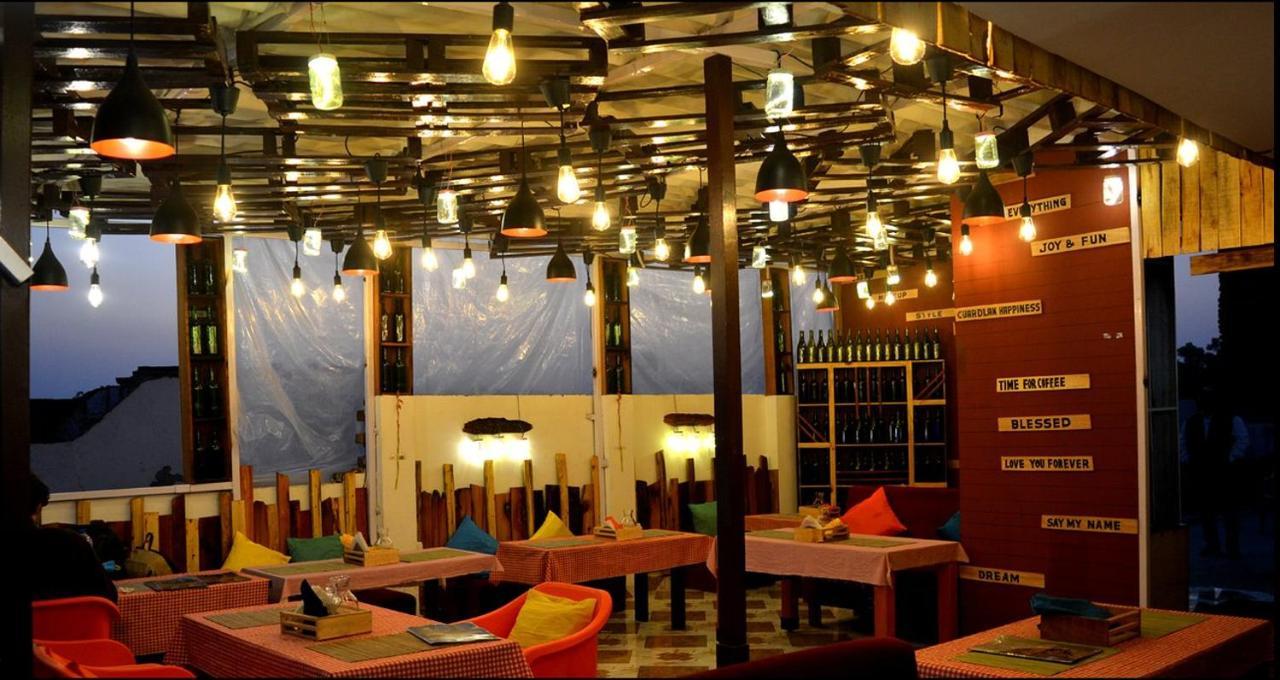 Travel Monkey Hostel Agra  Extérieur photo